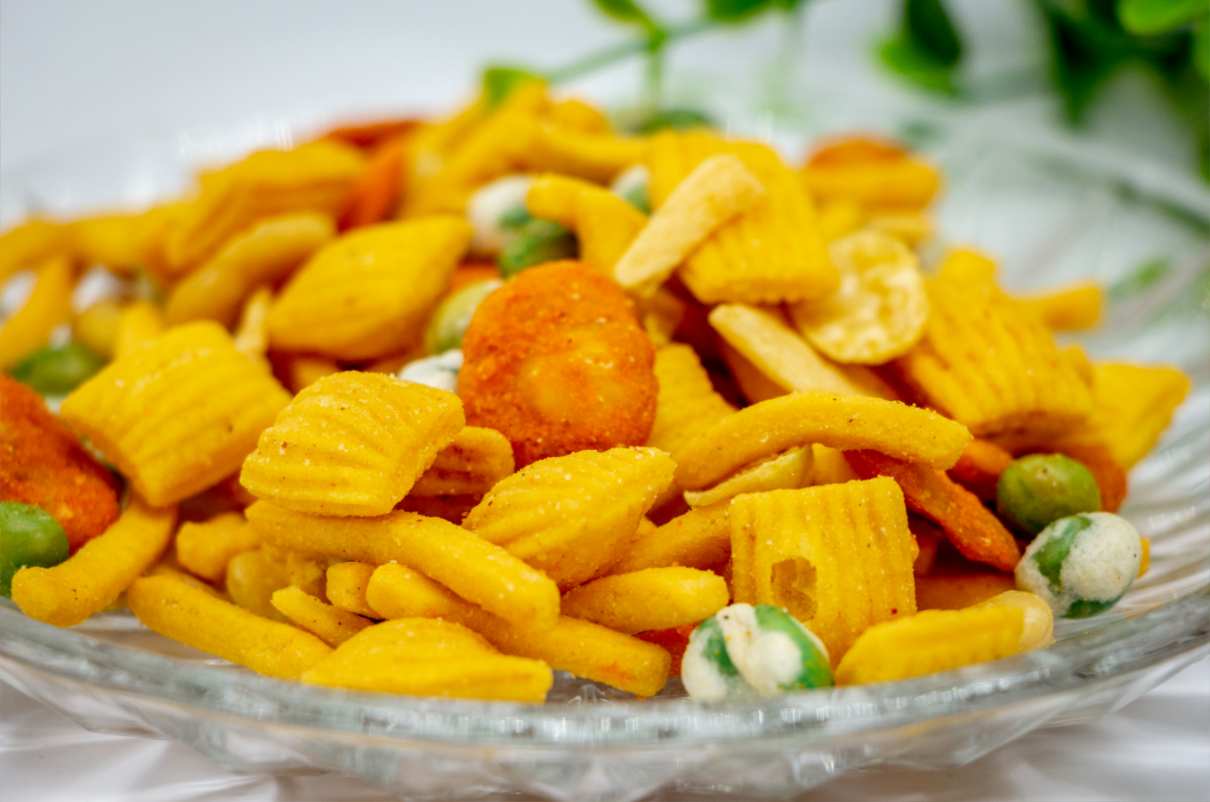 Wholesale Yellow Cracker Mixed Peanuts Peas Broad Beans Snacks Oriental Mix Nut