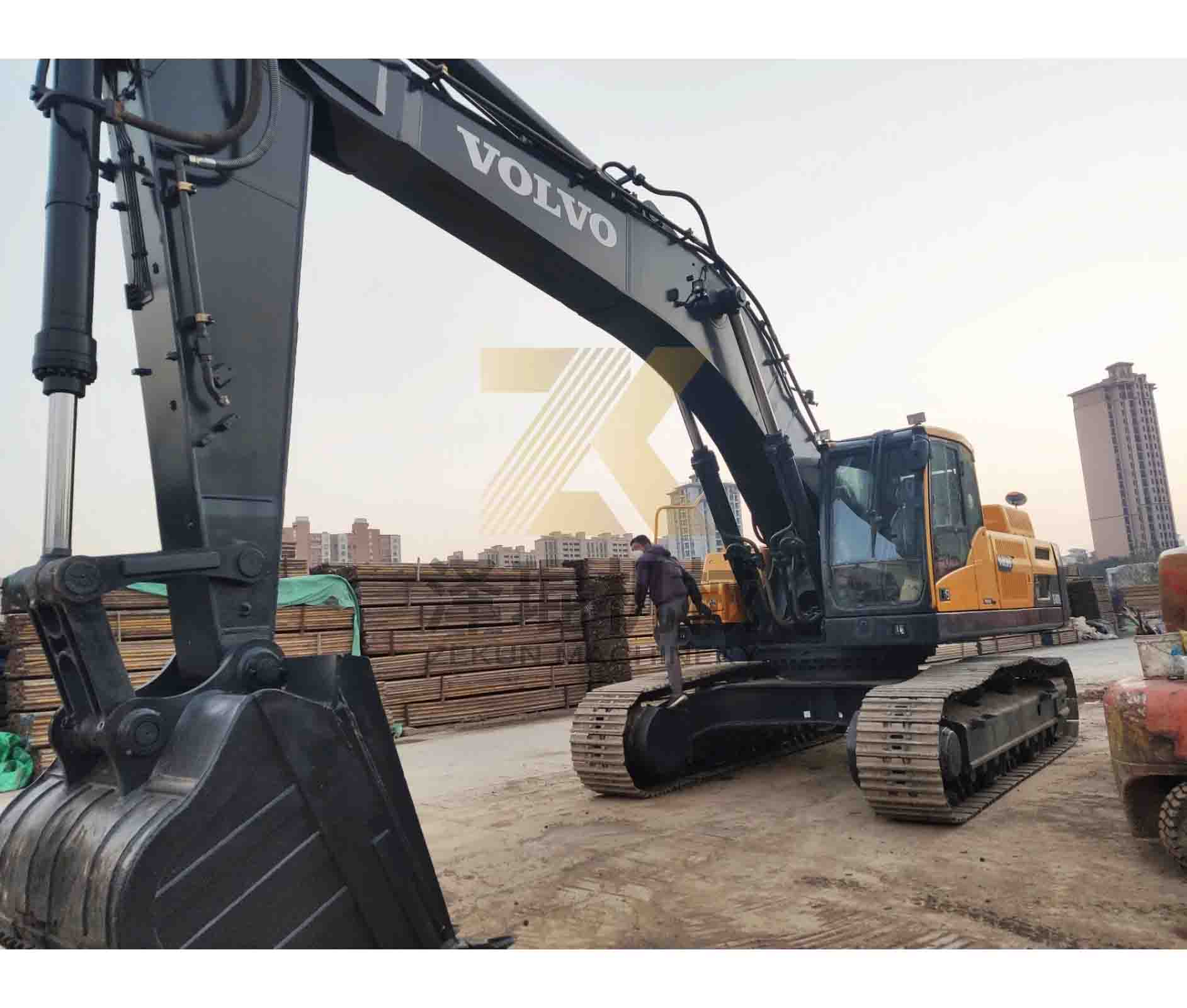 Used VOLVO EC480DL Excavator 270KW Power and 1.77 3.8 m3 Bucket Capacity
