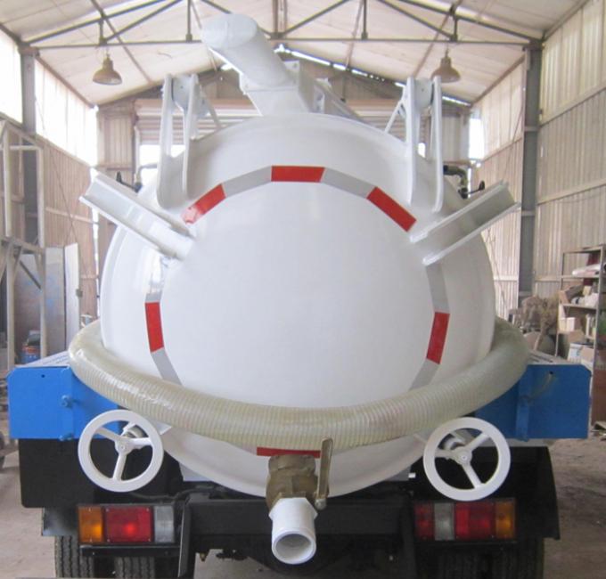 5-6CBM LHD 4X2 Sewage Suction Truck , Combination Sewer Cleaning Truck