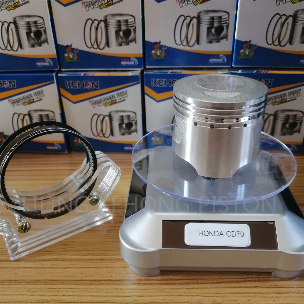 Practical Silver Yamaha Motorcycle Pistons , CD70 Forged Piston Yamaha 47mm CLY DIA