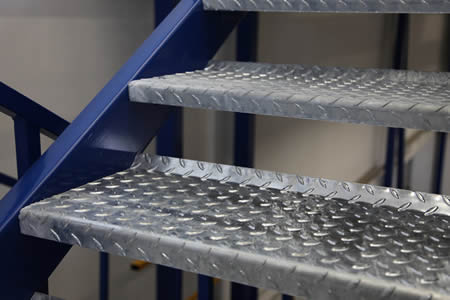 Anti Skid Flooring Galvanized Checker Plate 2mm-10mm Thick Steel Tread Plate