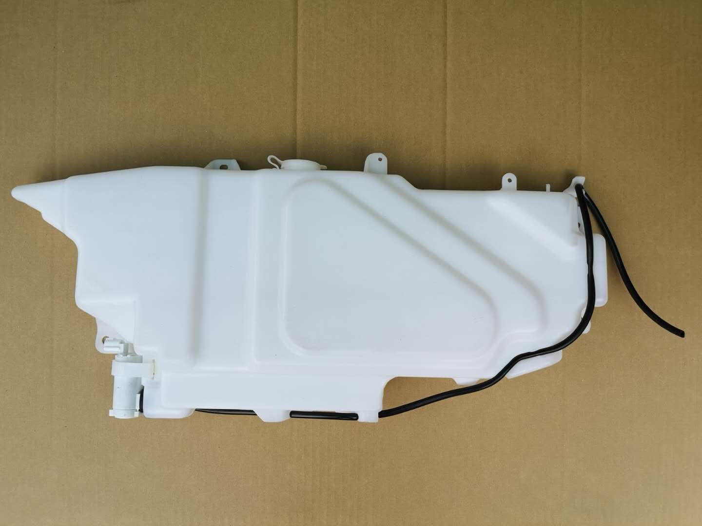 8980396632 Rain Wiper Water Tank Front Windshield Glass Washer For 2008 Type FRR FSR FTR FVR FVZ FXR