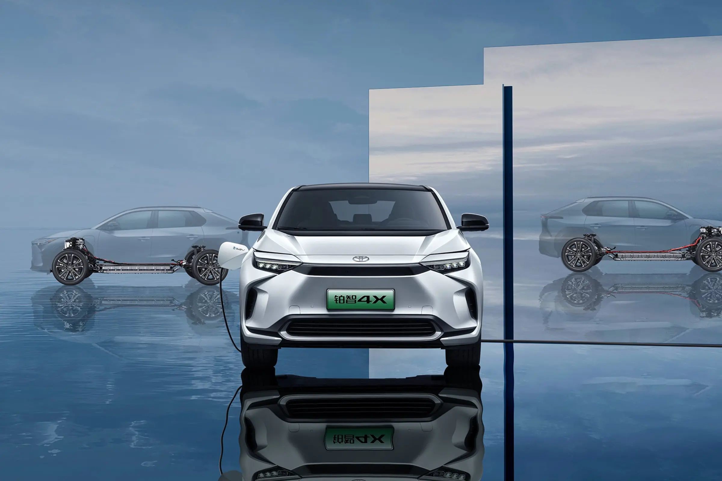 120 Mph FWD Toyota Bz4x Electric Car Hatchback Mid Size SUV Pure Electric 204 Hp