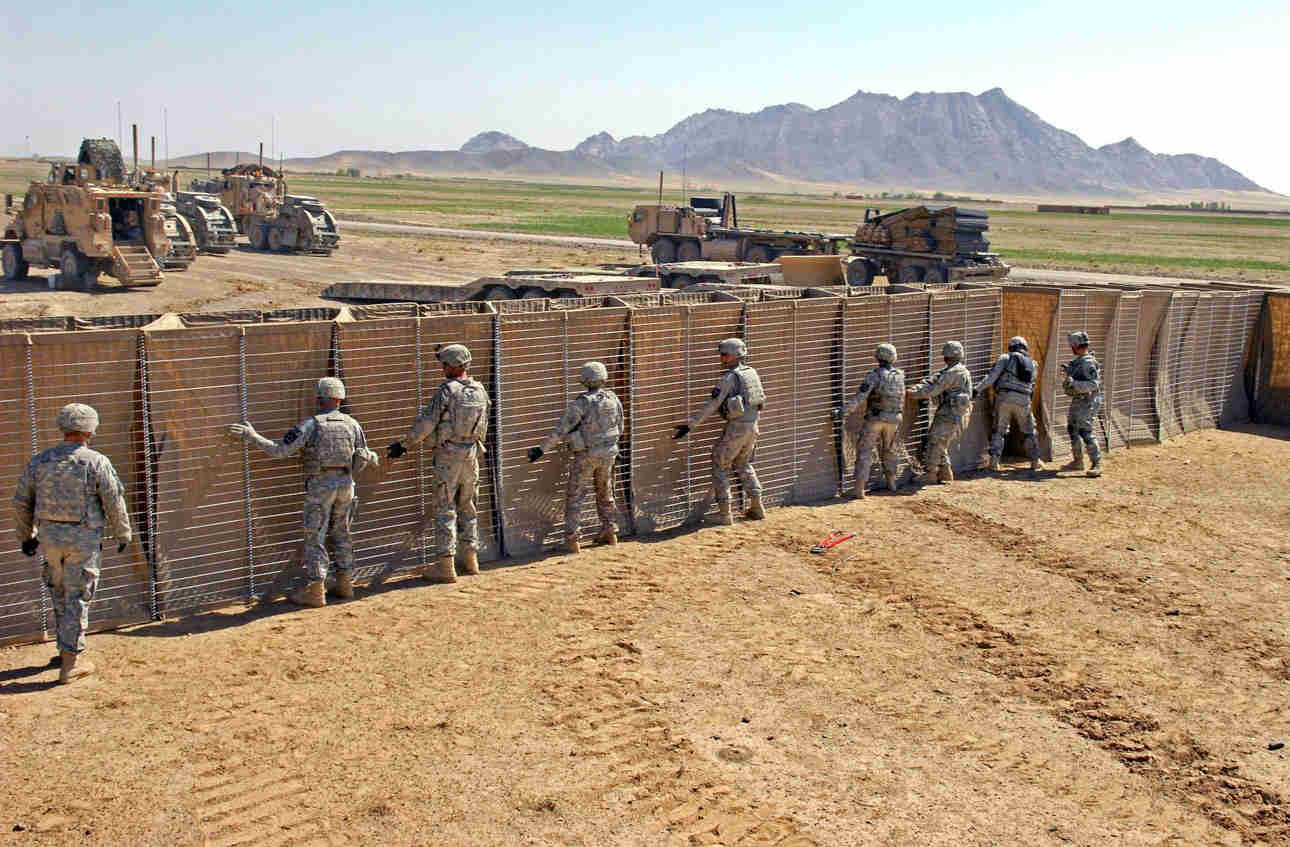 Stainless Steel Military Sand Wall Hesco Barrier Anti Explosion 1.37m 2.21m