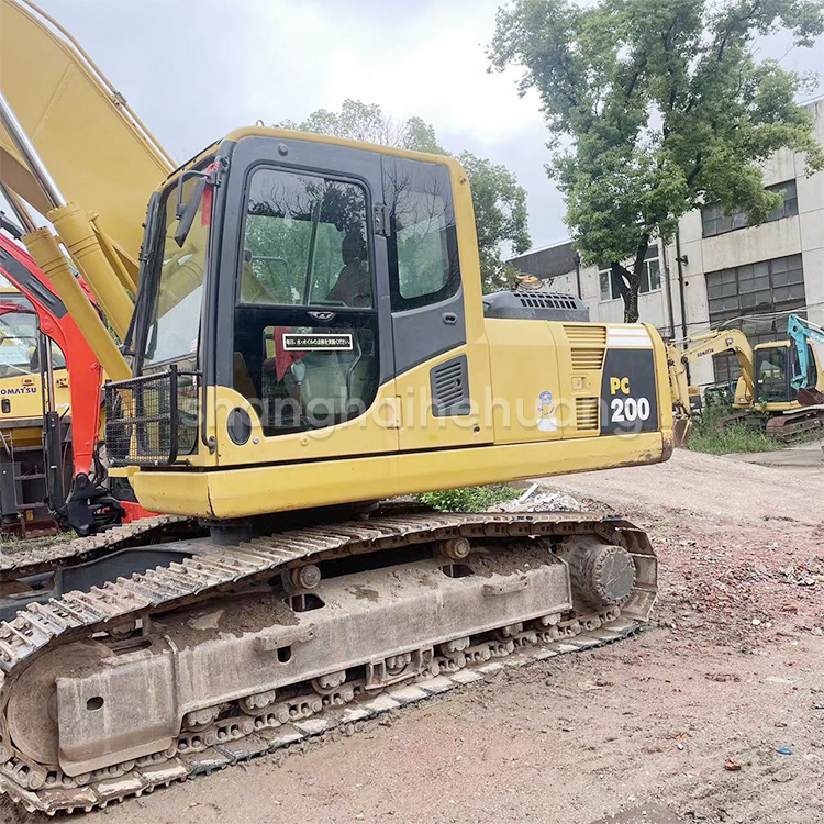 Komatsu PC200 8 Excavator With Original Hydraulic Cylinder And 0.8m3 Bucket Capacity