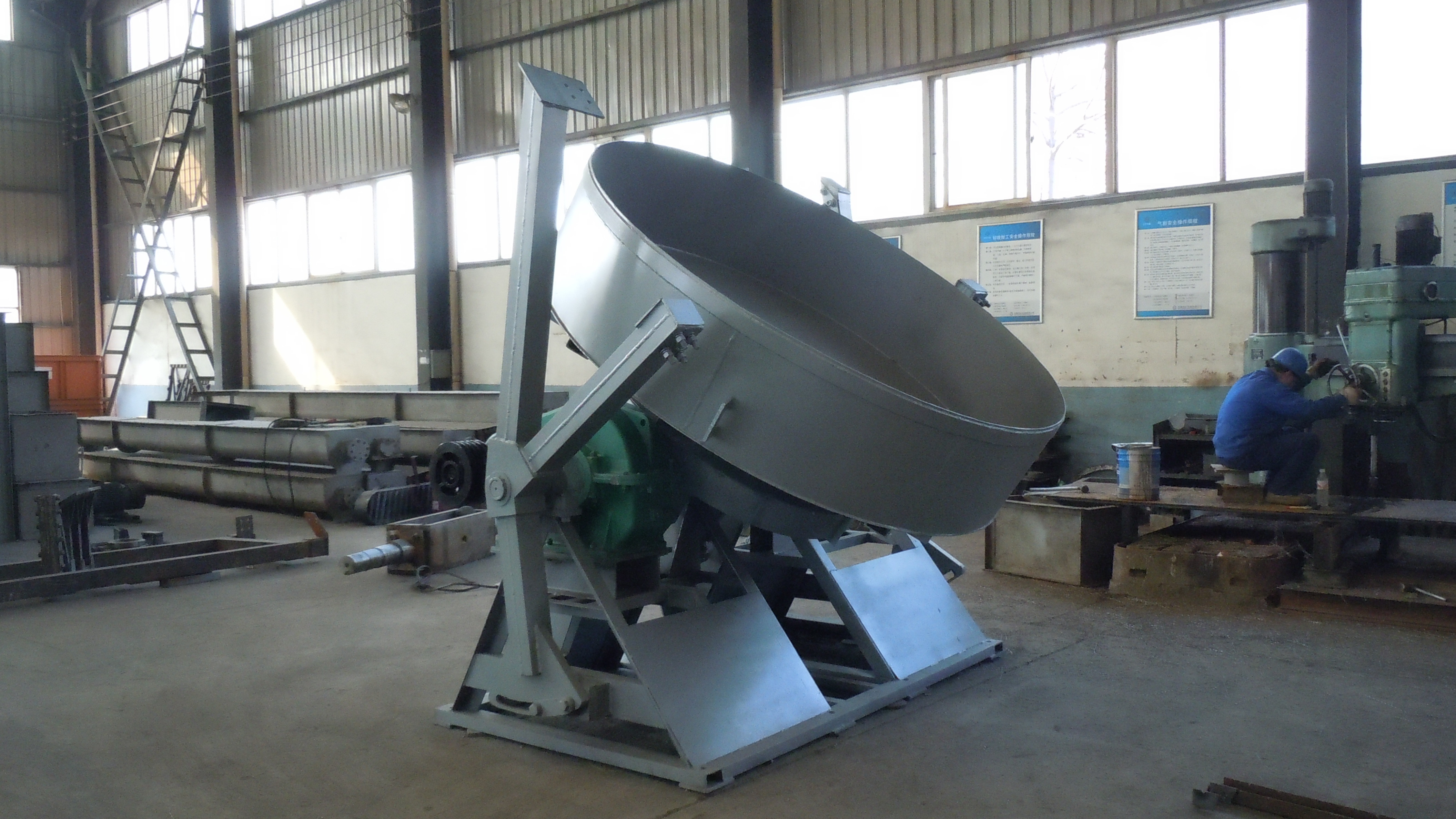 Stable Running Zinc Sulphate Pan Granulator High Rate Of Finished Products