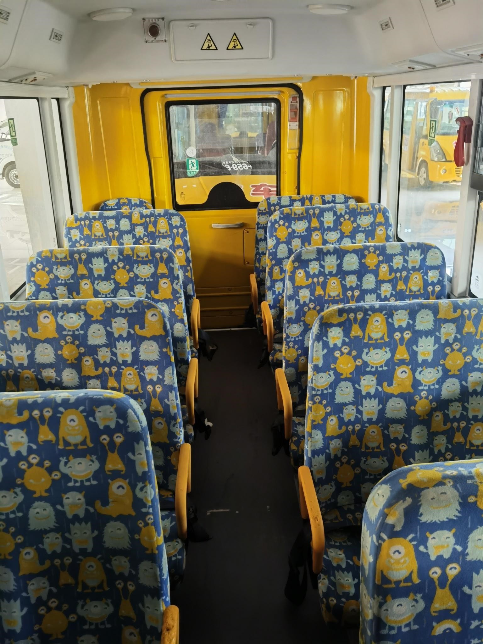 Used Mini School YuTong Bus ZK6575DX53 CA Engine 19 Seats Air Conditioner