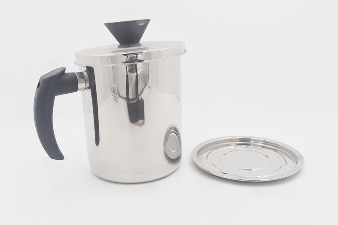 1.3L Kitchenware stainless steel oil strainer pot with lid round shape grease container