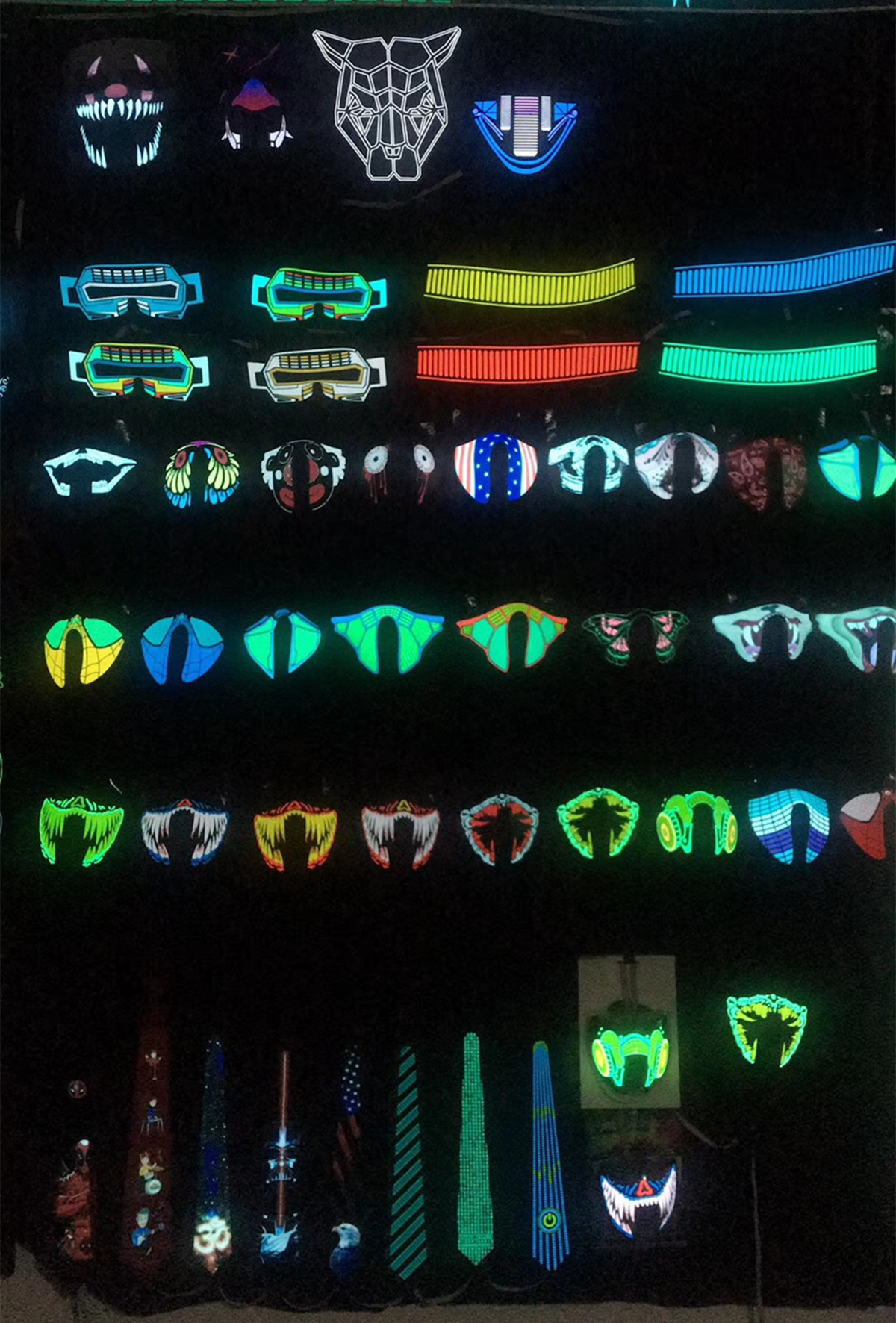 Best Selling 2019 Halloween LED Sound Control Light Mask Nightclub Masquerade EL Masks For Bar Music Light Up LED Mask