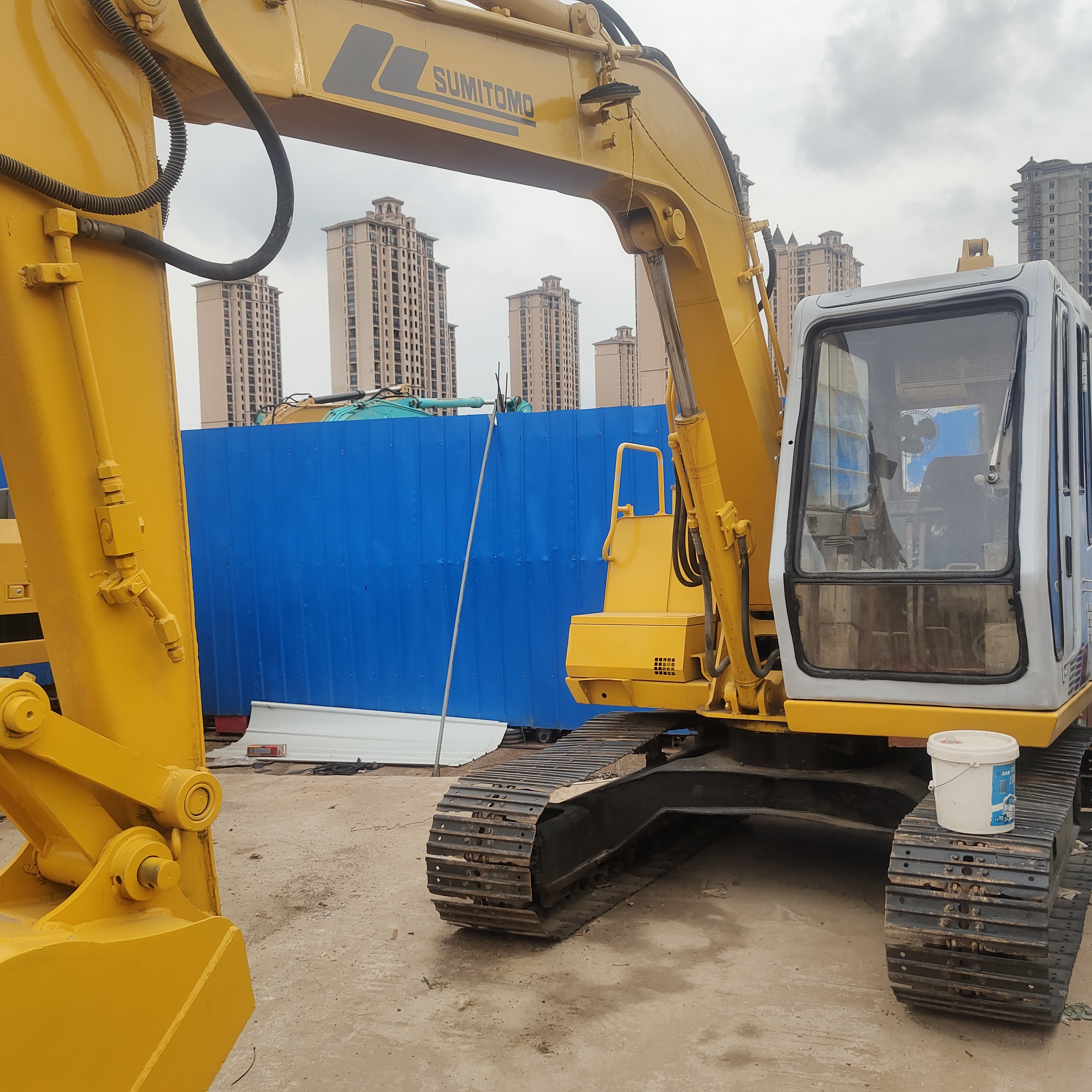 Used Sumitomo Sh160 Excavator Available Looking For Its Next Owner , Check It Out