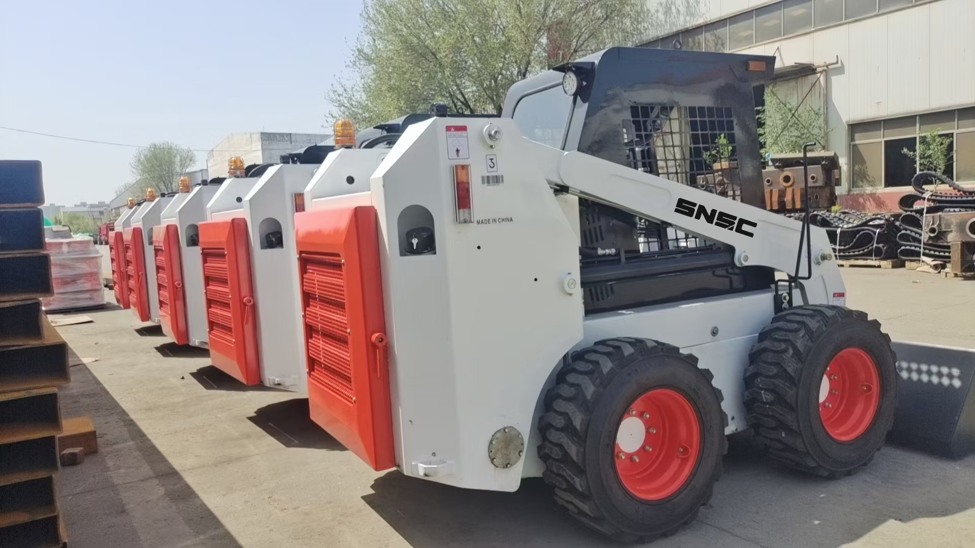 Compact 500kg 850kg 1050kg Mini Skidsteer with Japan Mitsubishi/EPA 4 kohler Engine