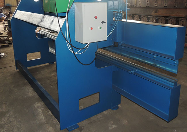 Iron / Aluminium Bending Machine , CNC Hydraulic Press Brake Speed 10-15 M/Min