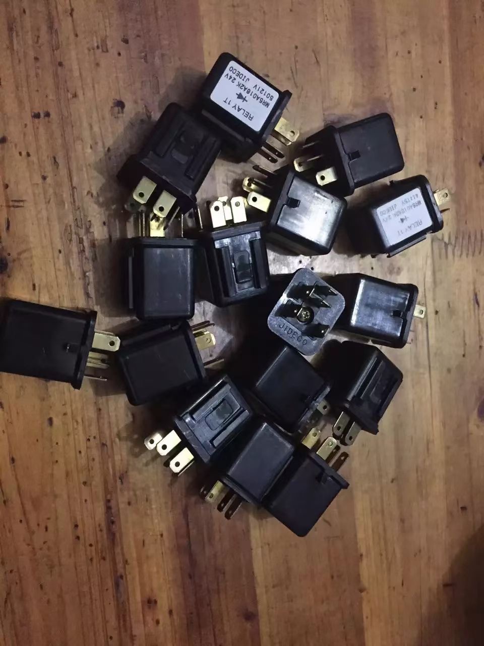 Construction Machinery Excavator Electric Spare Parts Relay MR5A016B2 with 24V