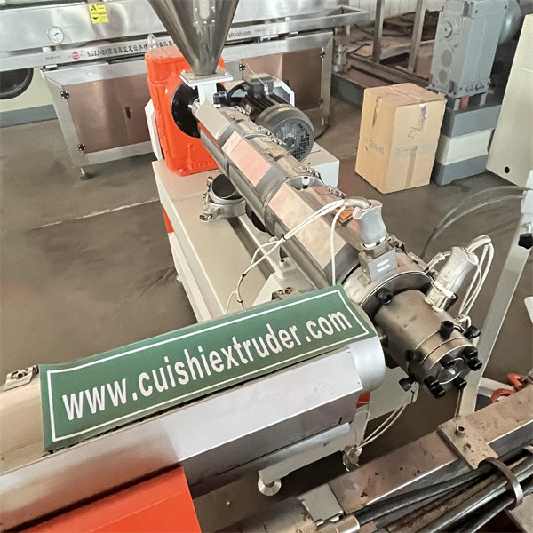 Corrosion Resistant PVC Water Pipe Machine , Flexible Pipe Making Machine Extruder