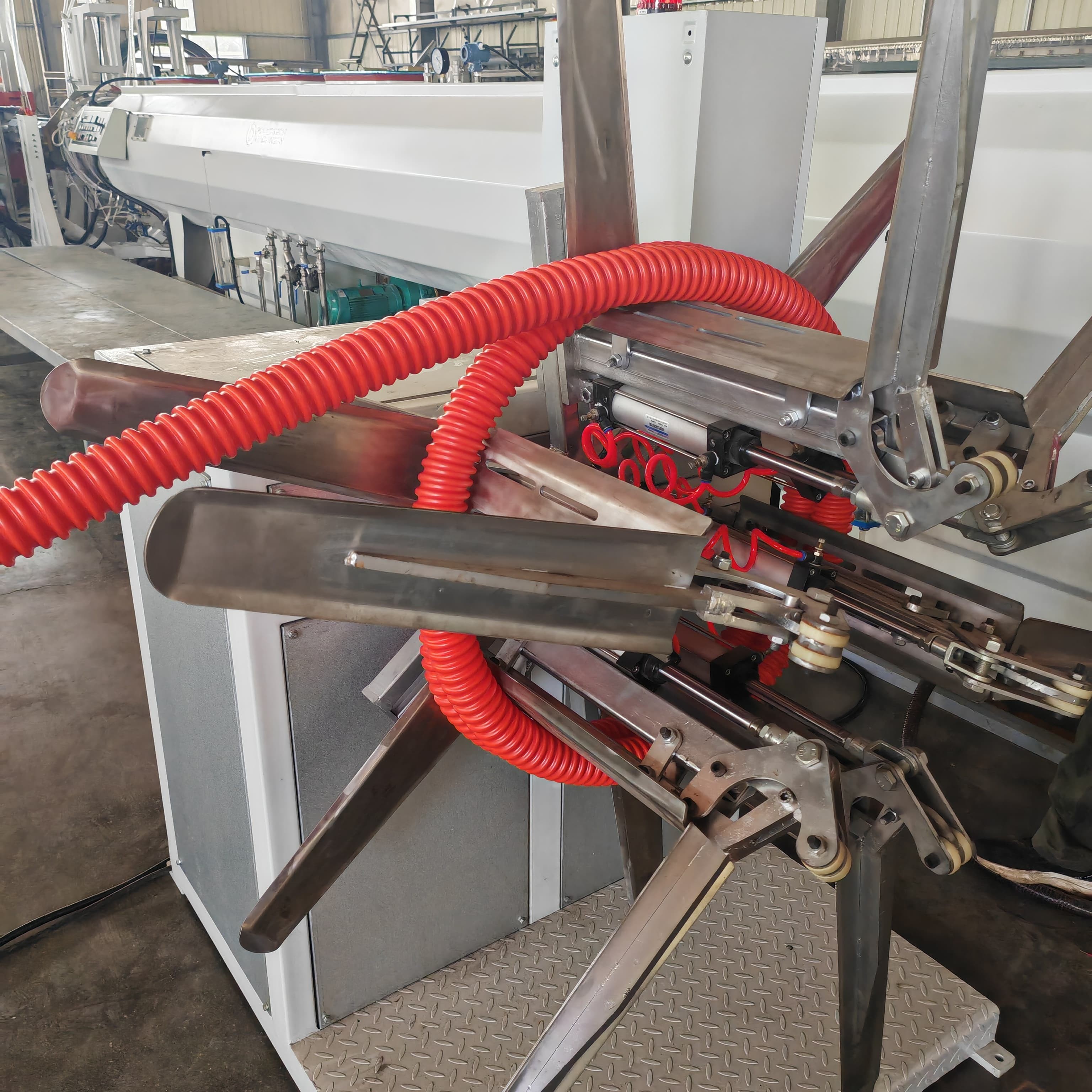Fully Automatic Grade Spiral Pipe Extrusion Line with Water Cooling Method