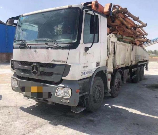 Second-Hand Zoomlion Concrete Pump for Heavy Equipment and Construction