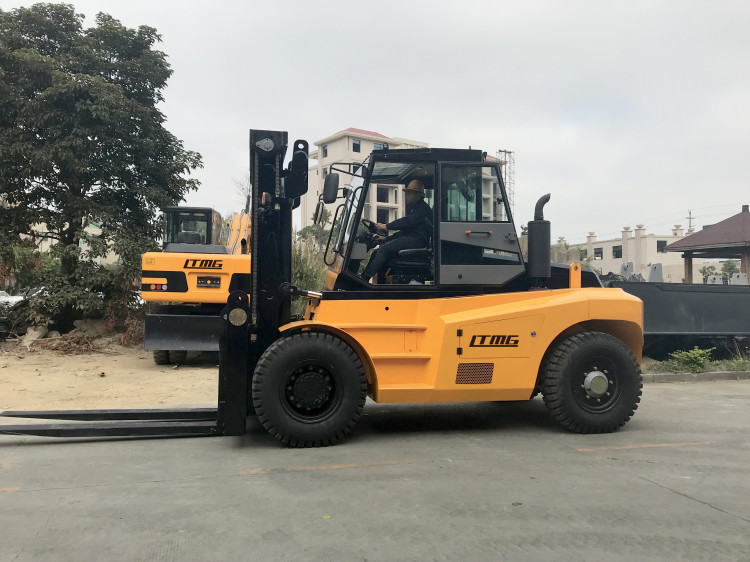 Factory Workshop Diesel Forklift Truck 15 Ton Capacity 1800mm Fork Length