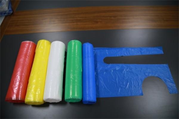 Plastic Disposable Aprons On A Roll 27x42" 27"x46" 27x48" 30"x58" 27"x58" Multi