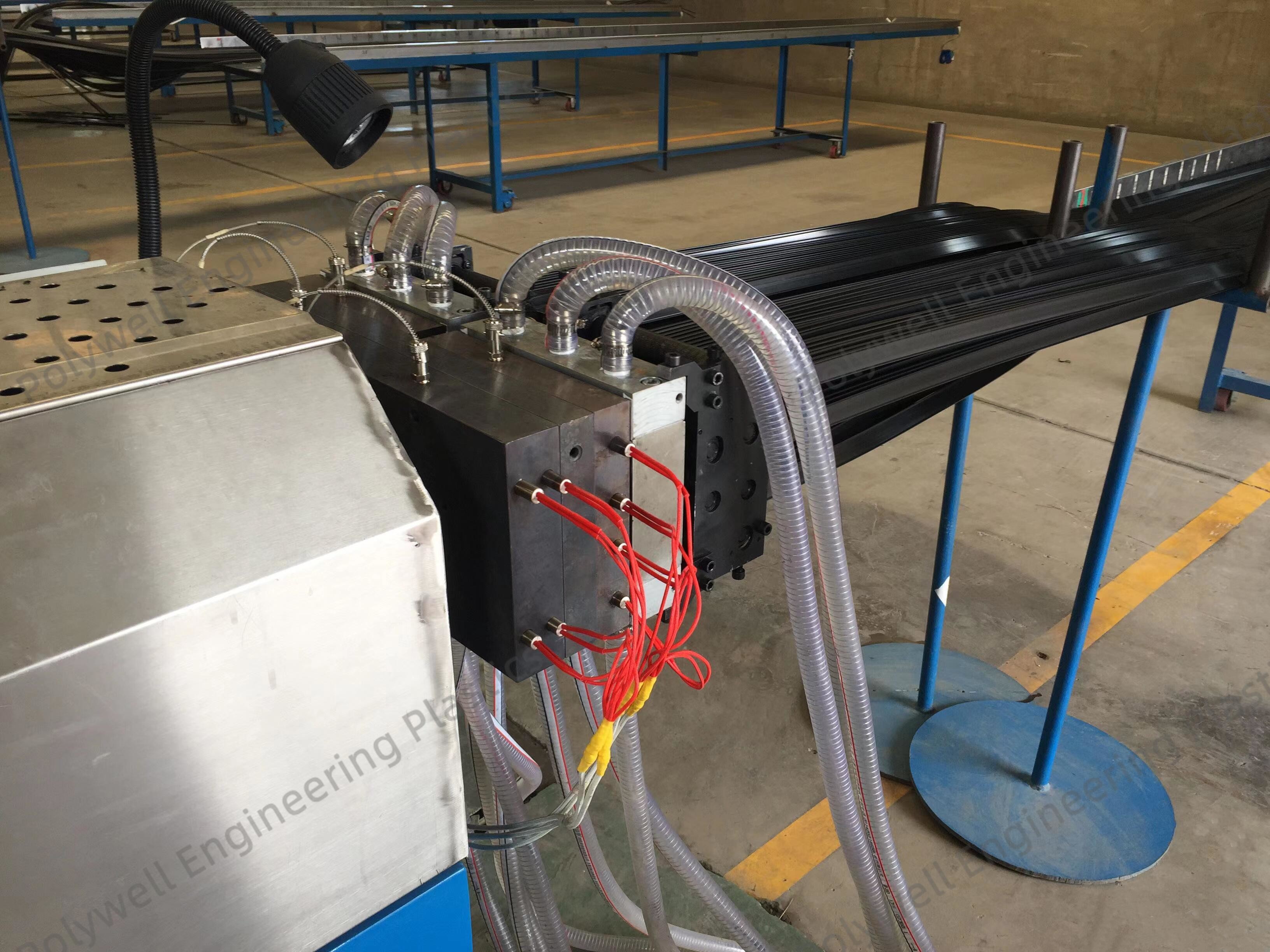 Plastic Forming Single Screw Extruding Machine PA66GF25 Granules Processing