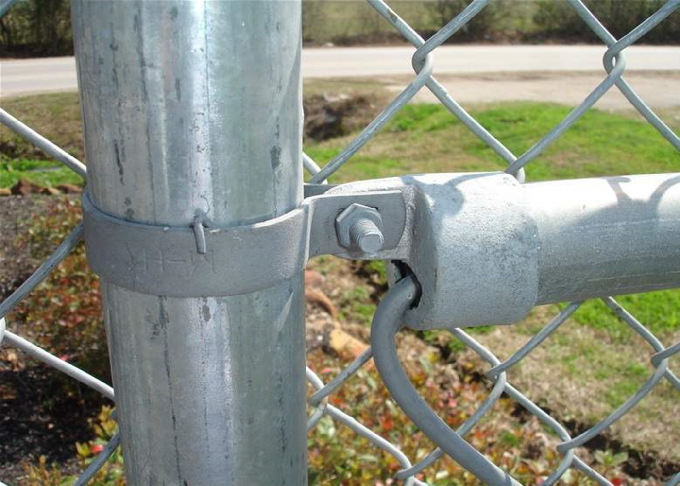 Chain wire Fence for europe PVC coated Dark Green Color chain wire fencing for sale ,4ft x 250ft roll size 60mm x 60mm