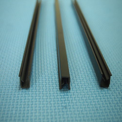 Oil Resistant Silicone Seal Strip , Silicone Extruded Gasket Profiles For Oven