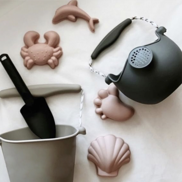 Unisex Folding Silicone Beach Bucket Set Eco Friendly For Collecting Seashells