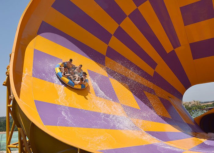 Exciting Fiberglass Big Tornado Water Slide 4 Loads For Outdoor Water Park