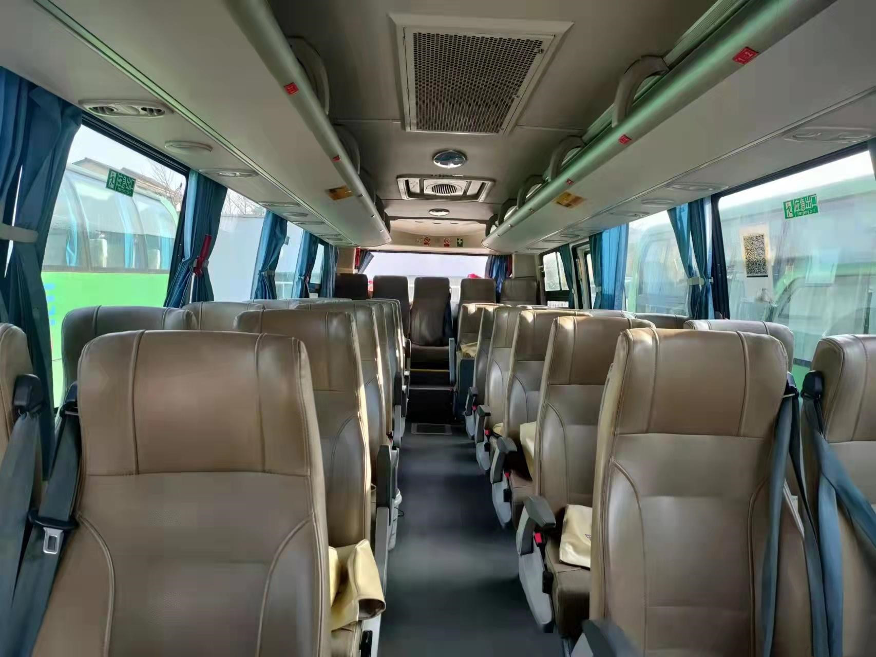 Mini Bus Engine Kinglong XMQ6829 Coach Bus 34seats Diesel Yuchai Engine