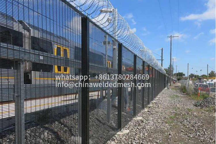Galvanized Core Welded Mesh Fence 3m Width for construction