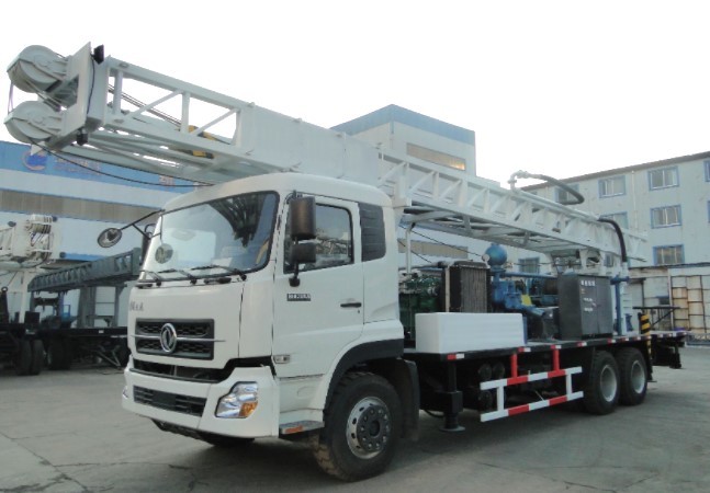 300m Strong Power Water Well Drill Rig Yuchai YC6J180-33 Diesel Engine