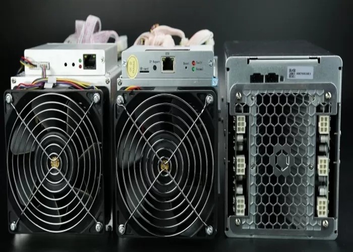 Ebit E12+ BTC ASIC Miners 50Th/S 2500W Independent Heat Sink