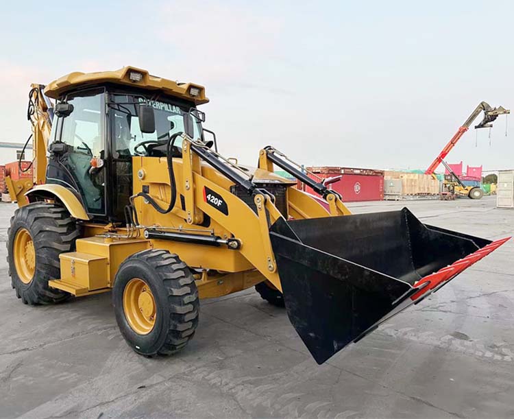 Get Your Hands on a 75 KW Caterpillar Retroexcavadora CAT 420F for Construction Works