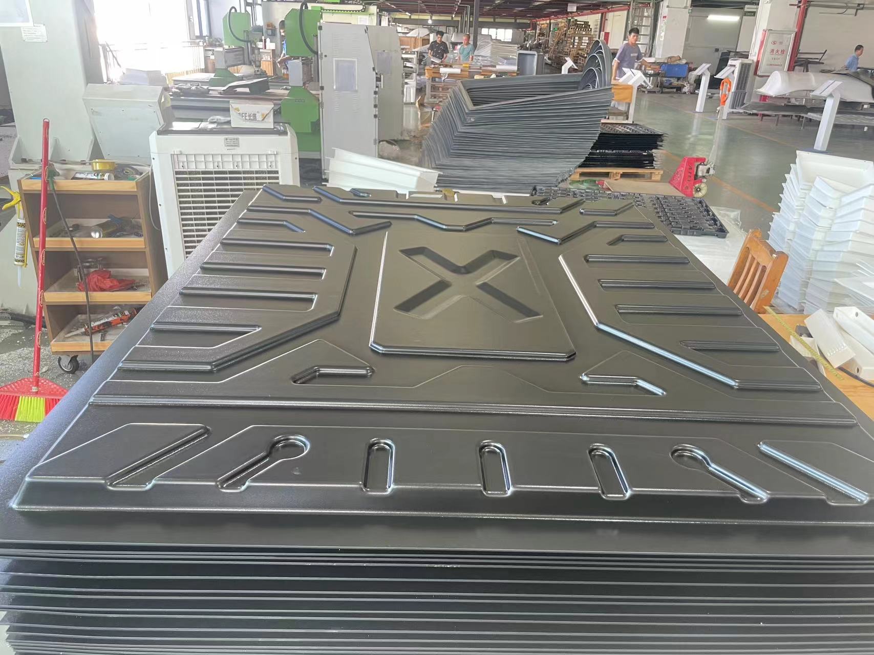 Custom Vacuum Forming Plastic Parts for Vehicle Roof Cover and Car Inner/Outer Accessories/Components by Moulding Service
