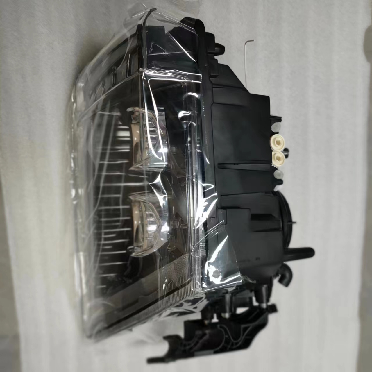 Volvo Heavy Duty Fh3 Fm3 Fh16 Truck Headlight Assembly with OEM No. 21035537 21035638