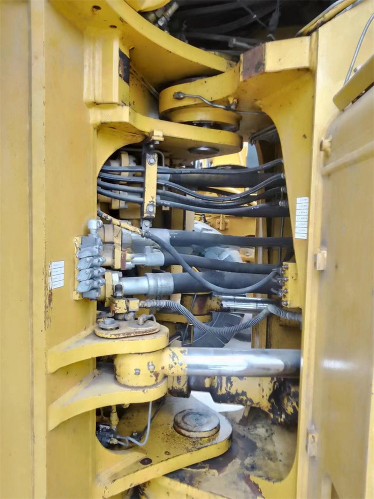 Low Working Hours WA600-6 Wheel Loader From Japan With Machine Weight Of 44000-44500 Kg
