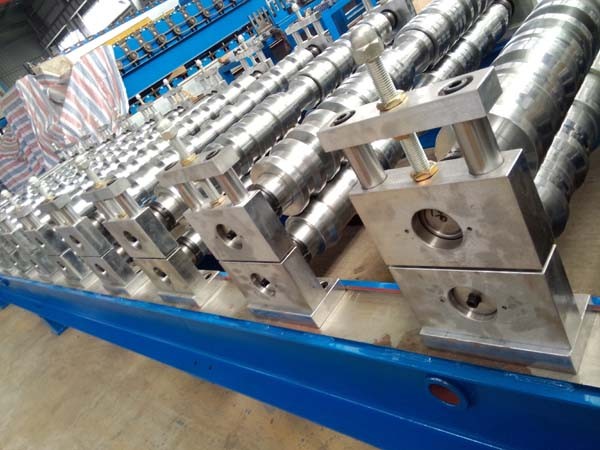 Steel Plate Roof Panel Metal Forming Machinery Hydraulic Cutting System