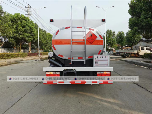 2024 New Type Dongfeng Fuel Oil Tanker Truck Price 6CBM Fuel Bowser Mobile