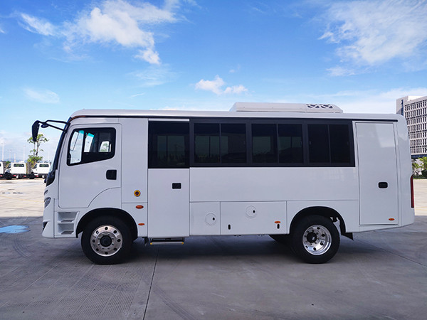 29 seats off road Tourism Passenger Bus 4WD Right Hand Drive coach Bus