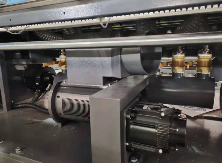 Leading Edge Feeder Automatic Flute Laminator Machine 29KW DX-2100