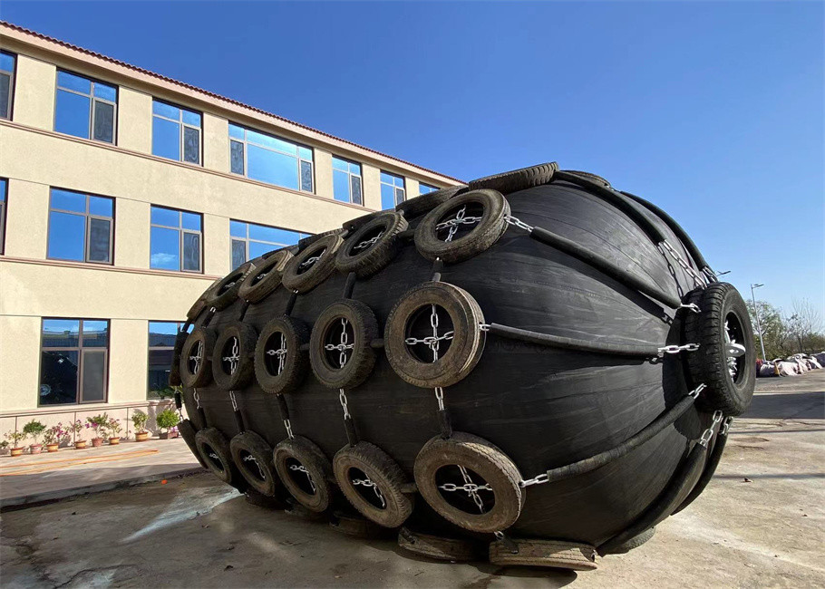 Yokohama Type STS STD Pneumatic Rubber Fender Marine Fender With Tires Net