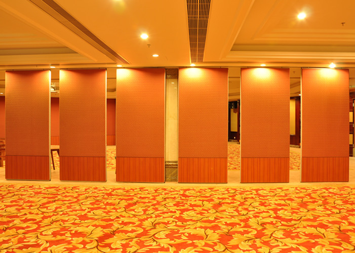 Durable Acoustic Partition Wall PU Leather Surface Finish For Upscale Restaurant