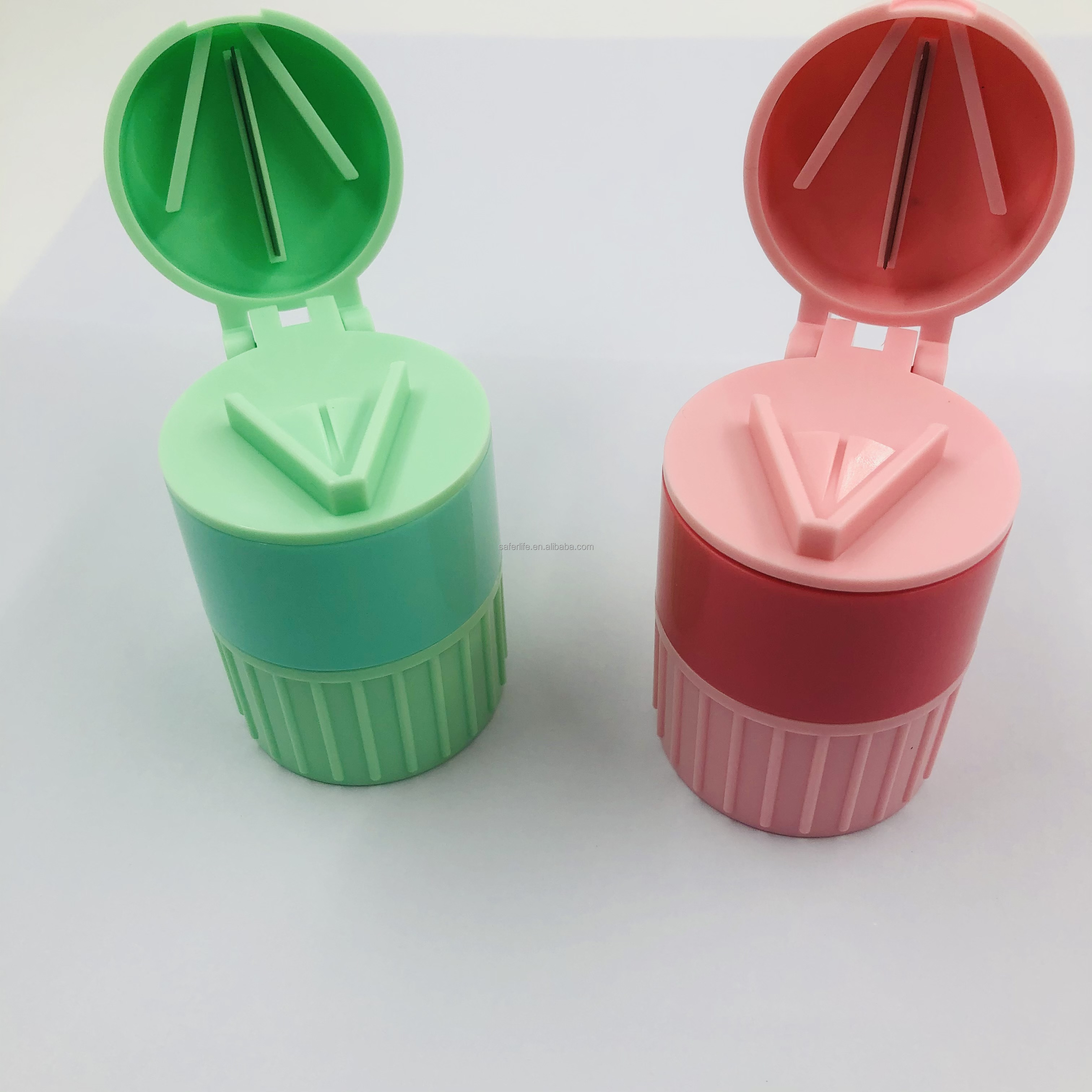 Medical Supplies Mini Pill Cutter And Crusher Grinder For Small Large Pills 6.3x4.2cm
