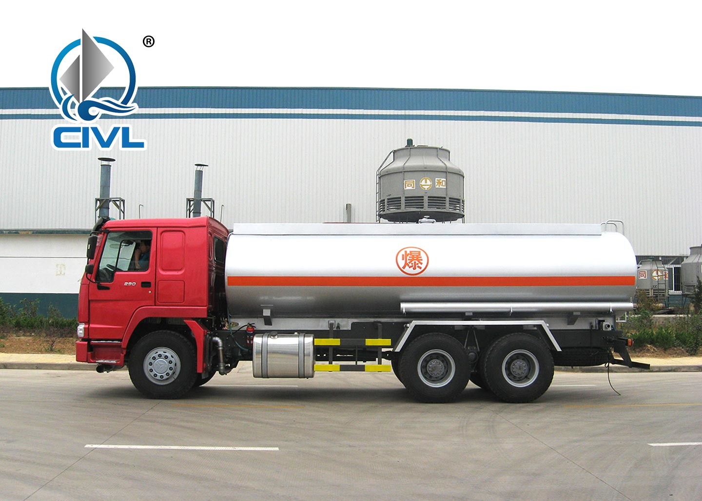 Large Liquid Tanker Truck , Sinotruk Howo7 Oil Tank Truck 20 - 25m3 With Pipe And Pump 6x4