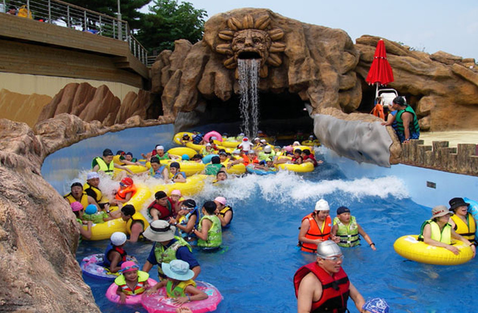 Outdoor Holiday Resorts Lazy River Water Park / Fiberglass Waterpark Equipment Customized