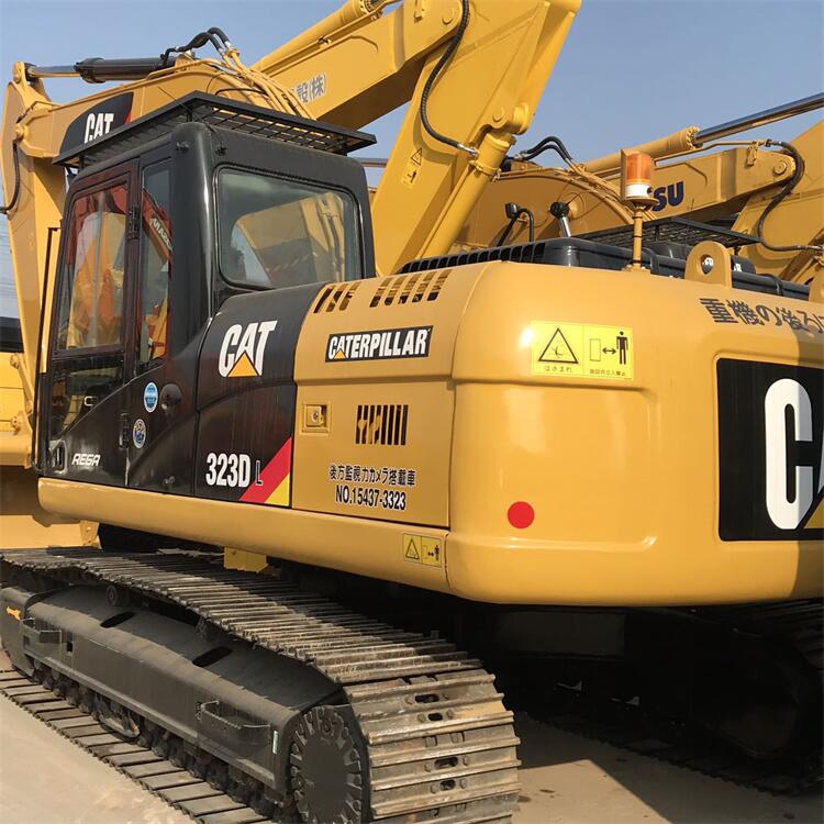Crawler Chain Moving Type Original Japan Used CAT 323 Caterpillar Excavator at the Best