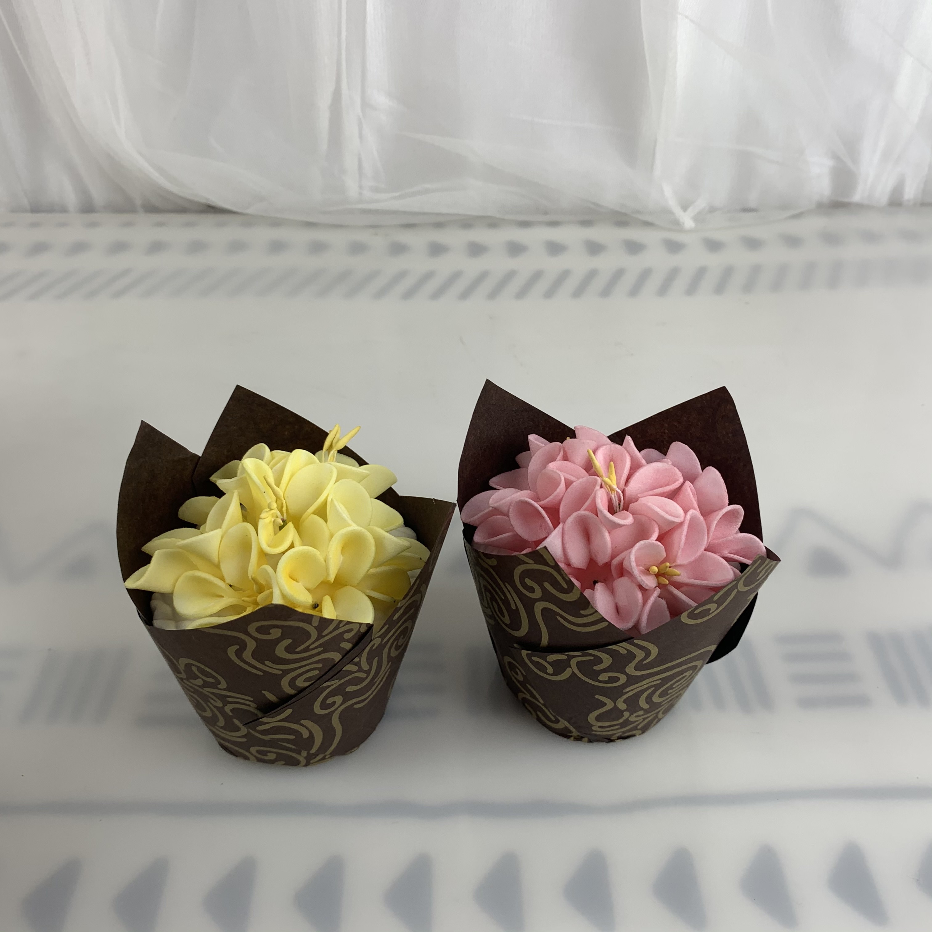 Recyclable Tulip Paper Baking Cups White Brown Molds For Weddings