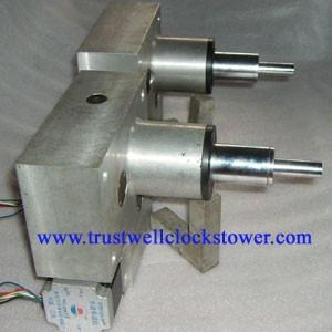 Movement mechaism for outdoor tower building clocks, suitable for public large