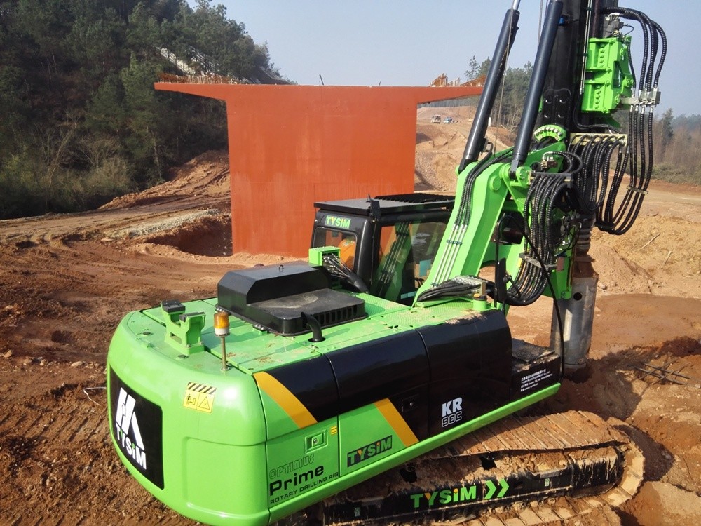Small Hydraulic Piling Rig KR60C for Drilling 24m Depth 1000 mm diameter Foundation Pile CE / ISO9001