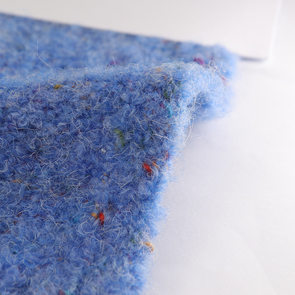 Supple Silky Recycled Wool Yarn Practical Environmentally Friendly 1/4.9NM