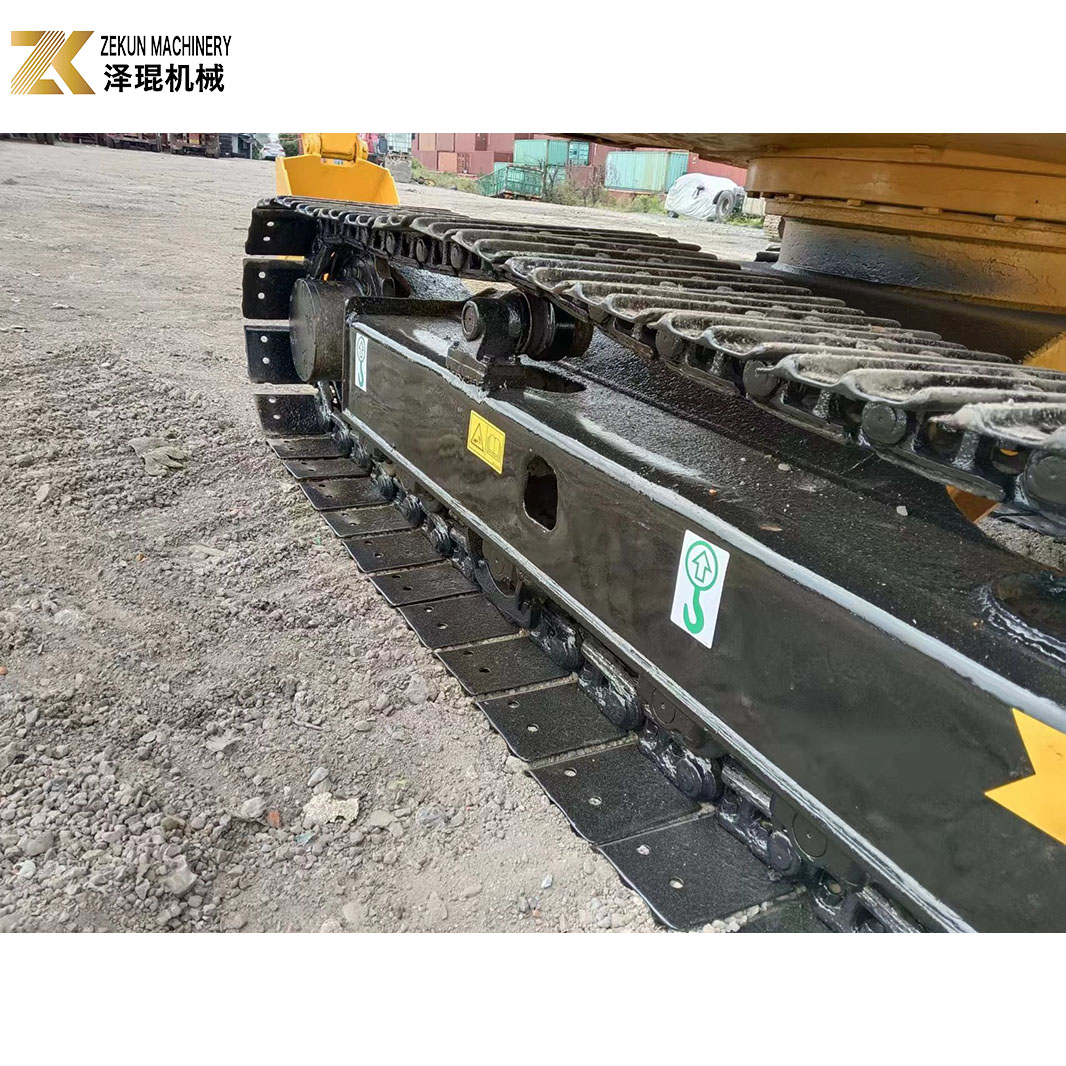 Japan Komatsu PC60-6 Excavator with Low Operating Weight of 6 TON and Good Condition